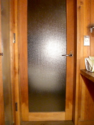 品川区の建具屋太明,施工例,木製ガラス戸の補修,木製ガラス戸の修理,浴室の木製ドア